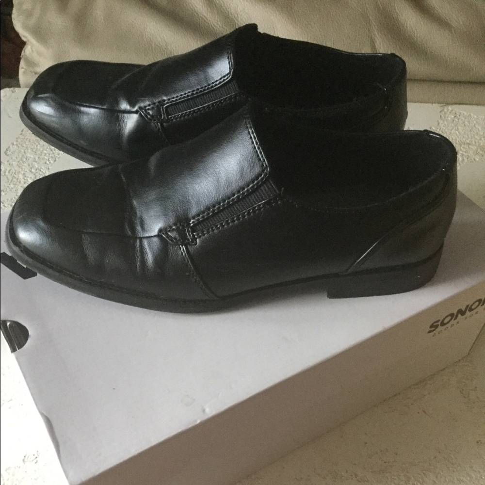 Boys dress shoe